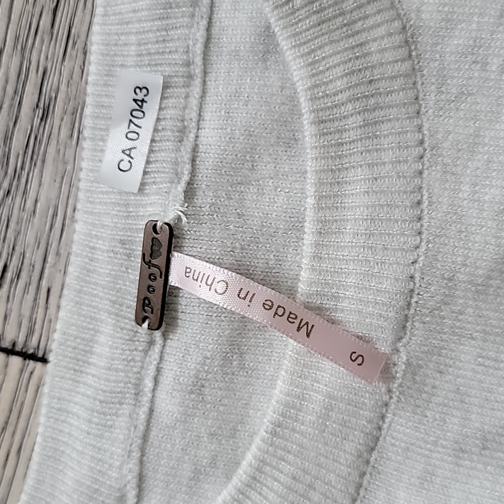 Grey Cropped Sweater - Picture 3 of 3